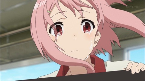 8943