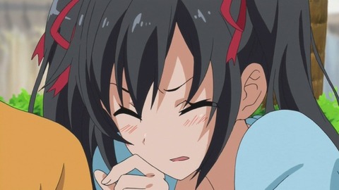 995562