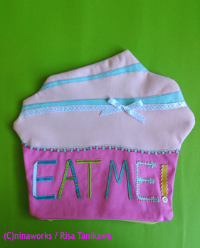 alice_eatmecakepouch1
