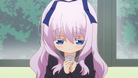 (8)