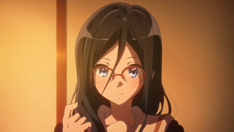 352
