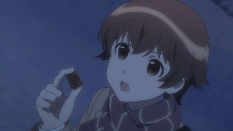 425
