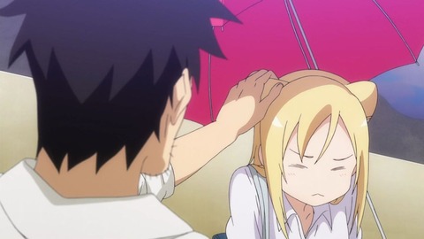 352