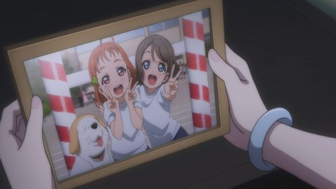 323