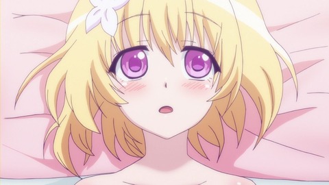 352