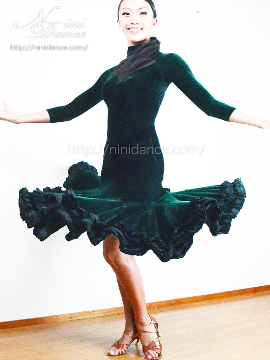 LP018気品がある緑ベロアと黒ネットのラテンドレス : 社交ダンス 