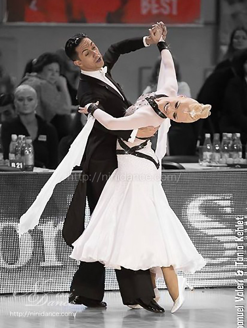 D228アマ世界チャンピオンの白黒スポンサーモダンドレス : 社交ダンス 