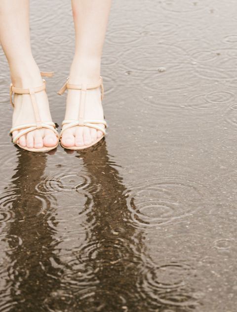 雨女性