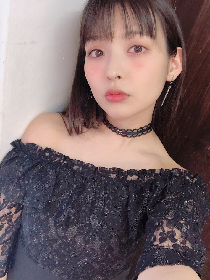 【画像】声優・上坂すみれさんの肩を露出した衣装がエロッッッ過ぎな件www