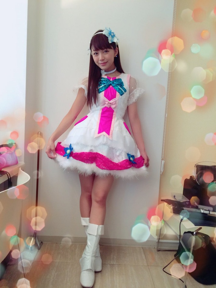 【悲報】 三森すずこさん(32)、ラブライブのコスプレ姿www