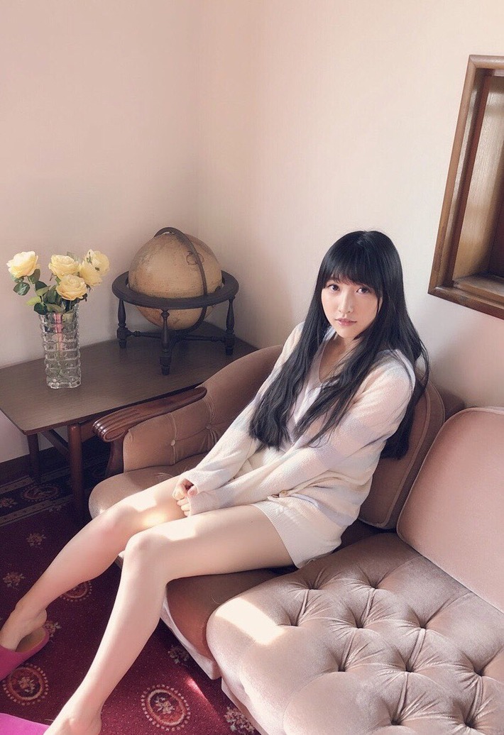 【画像】美人声優・山崎エリイさんのえっちな太ももペロリストの舌が疼くwww