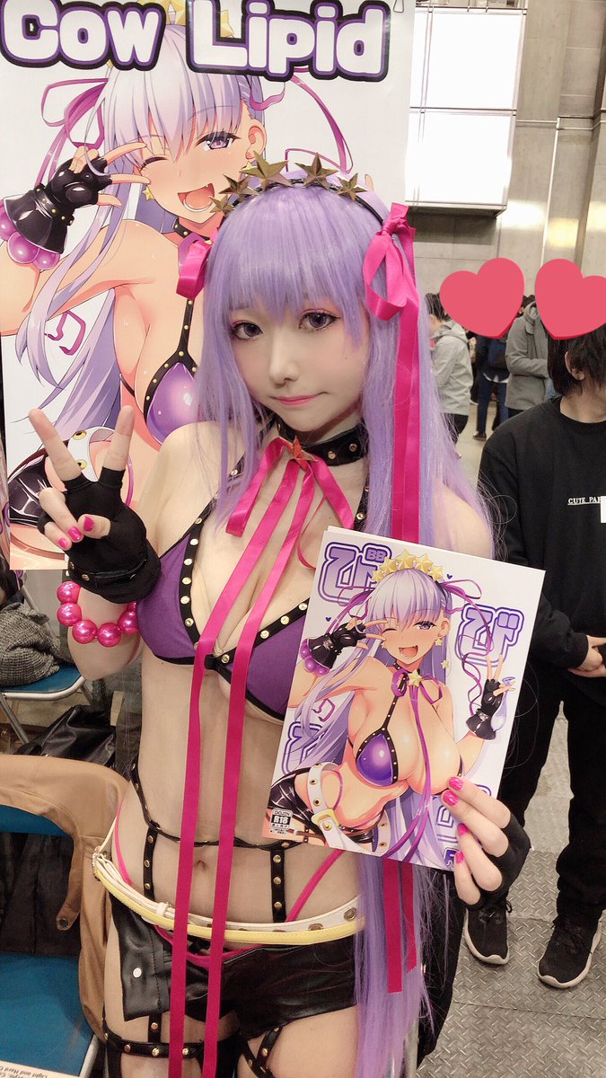 エチエチコスプレイヤーさん、エロ同人を売ってまうｗｗｗ