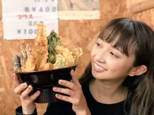 【画像】声優・小宮有紗さんと天丼の組み合わせいいね・・・