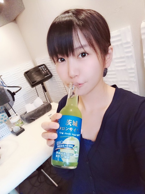 【画像】メロンサイダーを飲んでる小岩井ことりちゃんも可愛いな