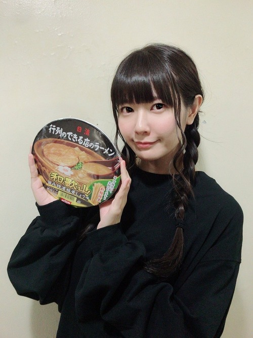 【画像】竹達彩奈さんはカップ麺が似合うな