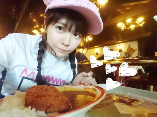 【画像】やっぱ竹達彩奈さんはカレーが似合うね
