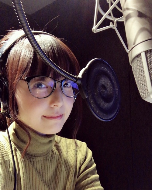 【画像】声優・加藤英美里さんのメガネ姿ってめっちゃいいよね