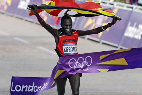 Stephen-Kiprotich-medalla-de-o_54365022401_54115221152_960_640
