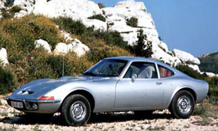 1900GT。 決してミスタイプでは無い。そう、知ってる人もいるだろうけどオペルの方。