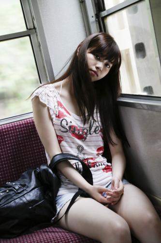 西野七瀬　歌衣装　エロ 