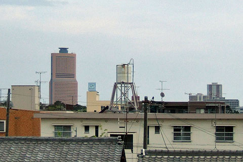 新居から