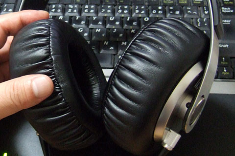 MDR-XB700