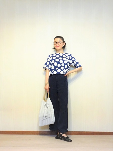 マリメッコ&ネイビーリネンパンツ (1)