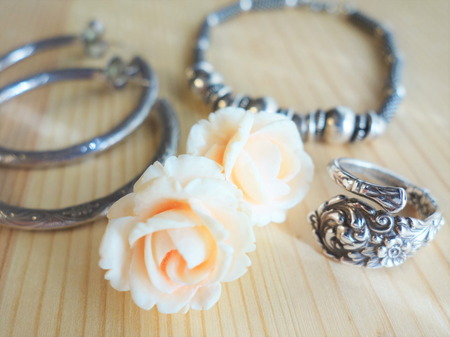 45Rボートネック白シャツ&ワイドパンツ (6)