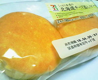 しっとり食感の北海道チーズ蒸しケーキ(セブンイレブン)