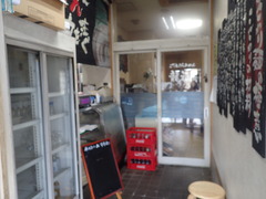 入口入ってすぐ