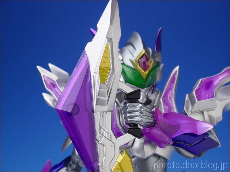 armorhero_cliff(16)