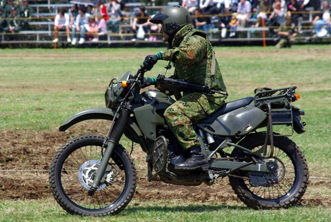 自衛隊のとか軍人のバイクかっこよすぎねえ？