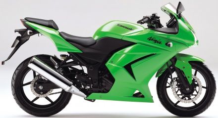 08_kawasaki_ninja250r_right-440x239