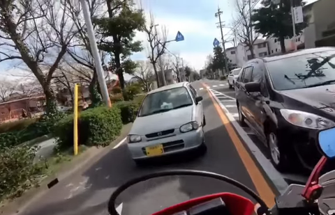 名古屋で逆走車が2台連続で撮影されるｗｗ　どうなってんだよ・・