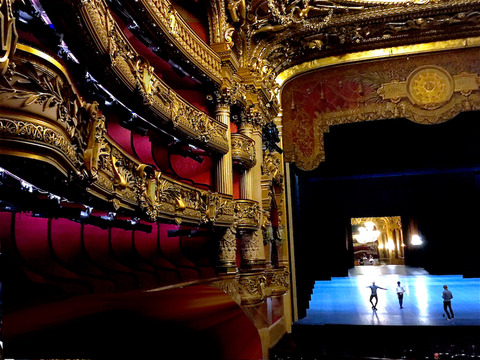 1030 Paris Opera 8