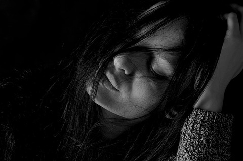 girl-1098611_640