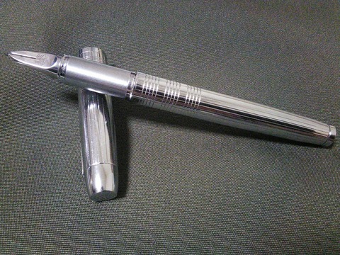 新品・未使用品】 PARKER 5th 万年筆 白・シルバー 名入れ 5th