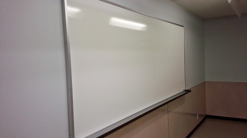 ③新・新津校 ホワイトボード