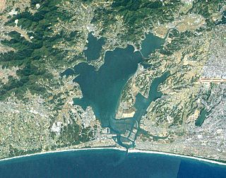 320px-Lake_hamana_landsat