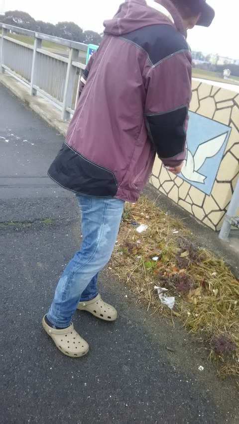36946