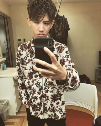 ワンオク Taka 大人の色気漂う自撮りに絶賛の声 カッコ良すぎてトロける 破壊ぱない P 今話題の芸能界 ここが知りたい 徹底追及blog