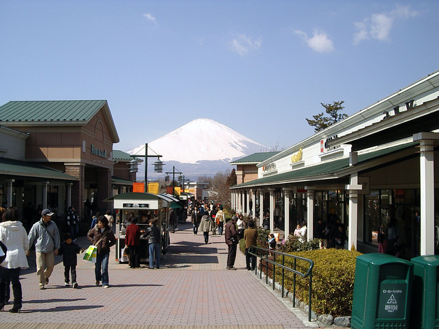 Gotemba_premium_outlets1