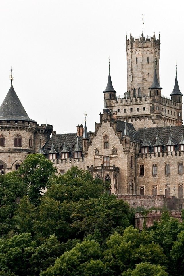 世界の建物とか街並みの画像をゆっくりと貼っていく