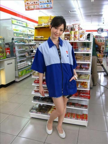 店員３