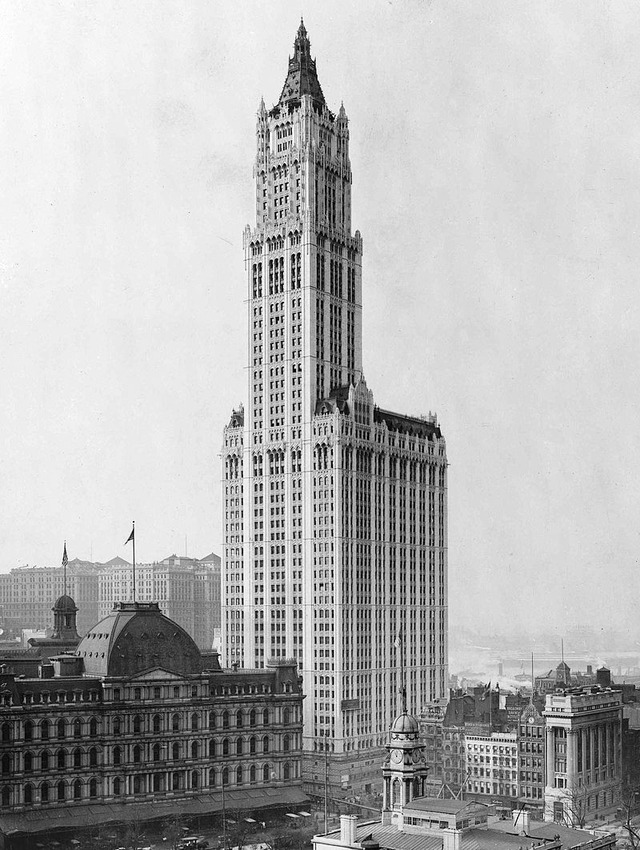 800px-View_of_Woolworth_Building_fixed_crop