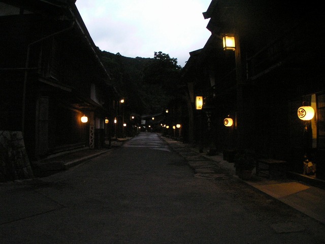 妻籠宿の夕暮れP8149391