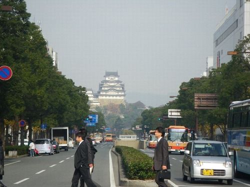 白