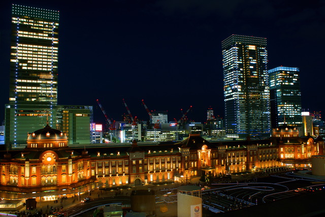 The_night_view_of_Tokyo_station