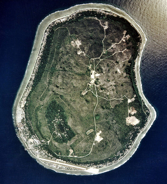 800px-Nauru_satellite