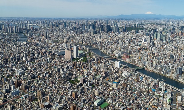 Tokyo_from_the_top_of_the_SkyTree